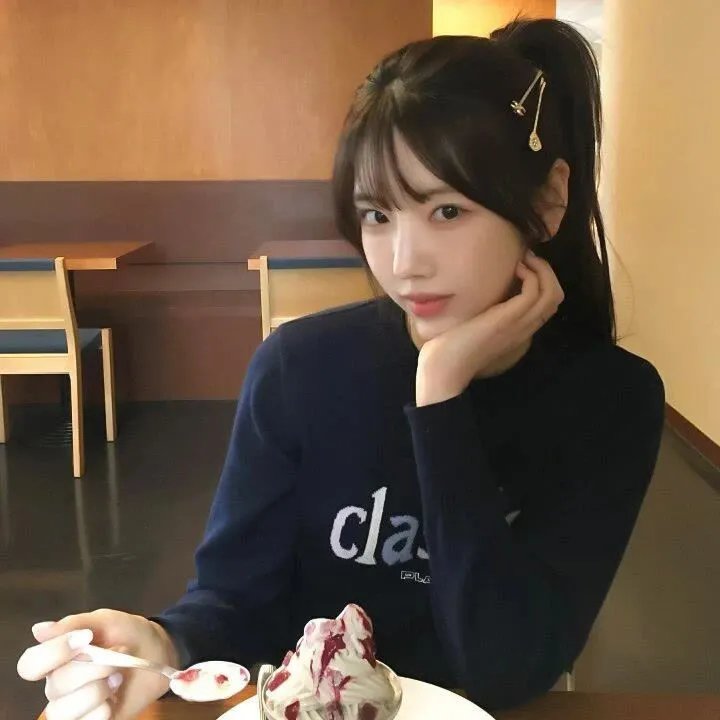雨中的女人